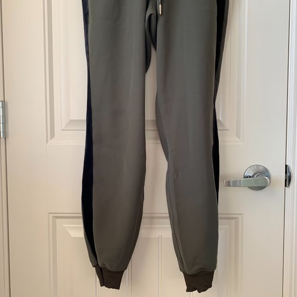 Lululemon On The Fly Jogger Velvet Trim Olive Sz 4 - Picture 5 of 13